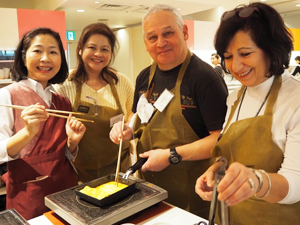 Nihonbashi Gourmet Tasting Tour with Sushi Cooking Class
