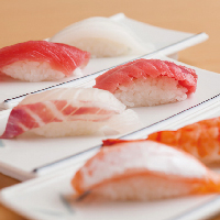 Extra-special hand-formed sushi (nigirizushi)